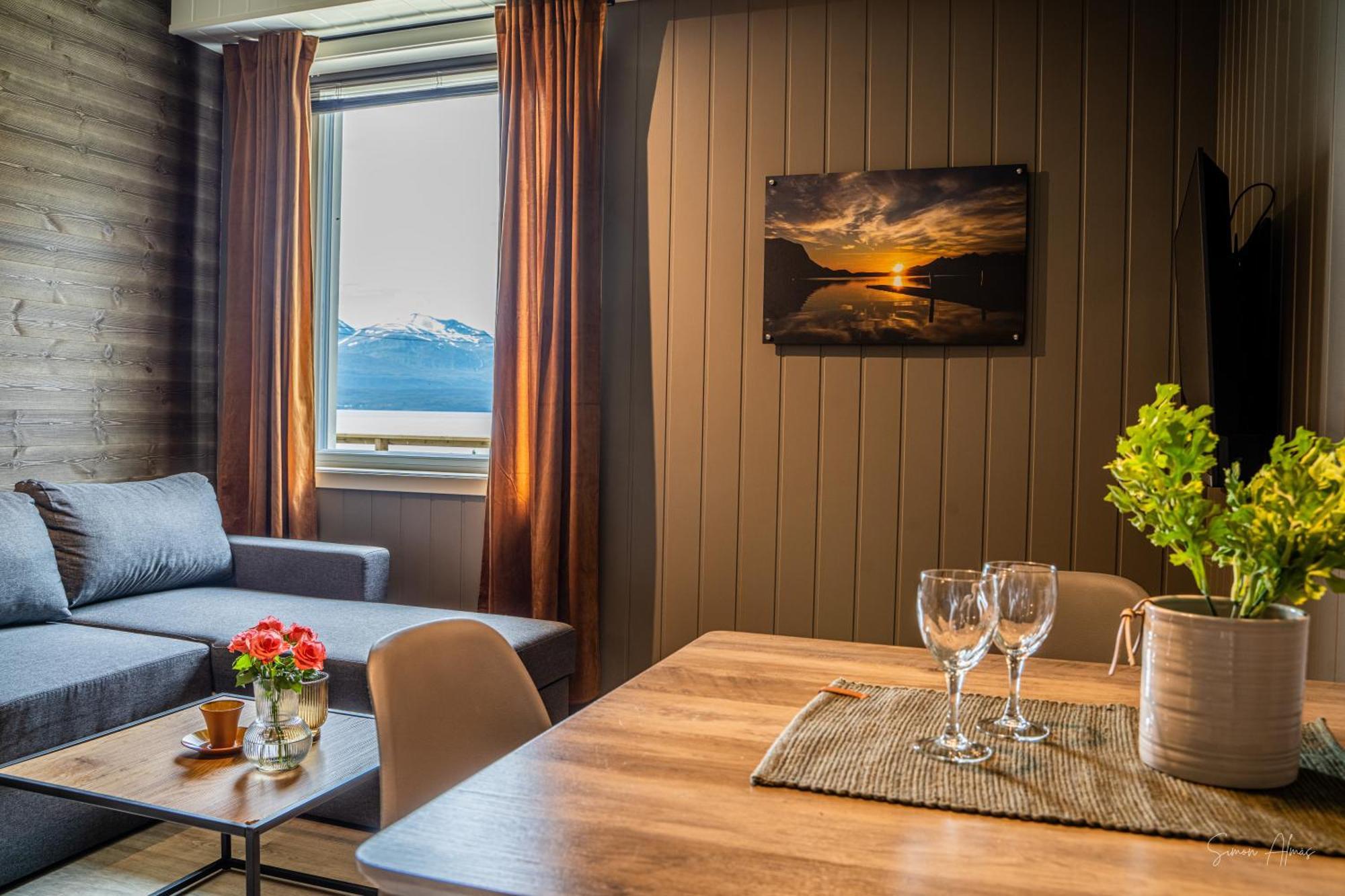 Alpan Apartments, Lyngenfjord Olderdalen Exterior foto